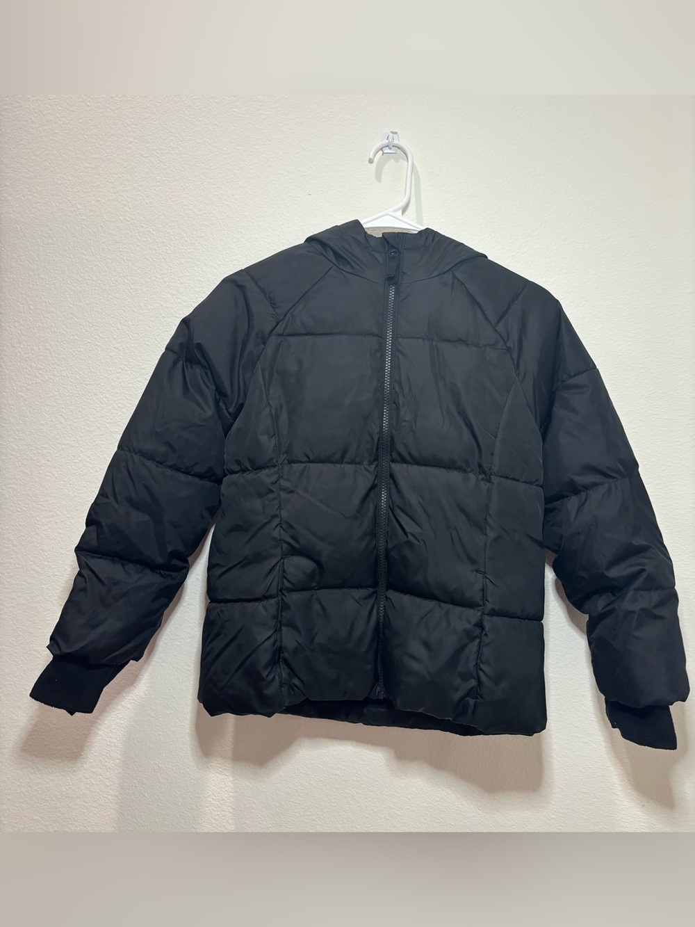 Kids Black Hooded Puffer Jacket Insulated Winter Coat - size 10/12